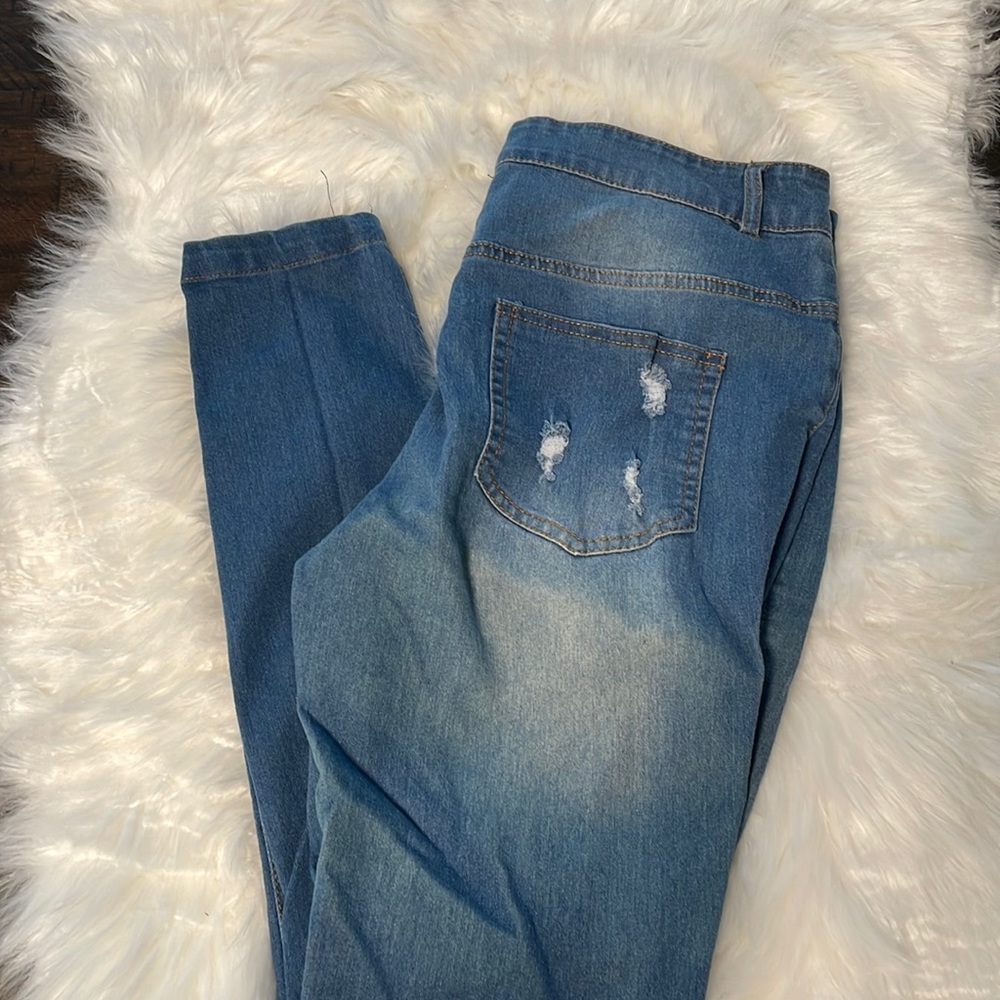 Women’s Skinny Jeans - distressed - size M